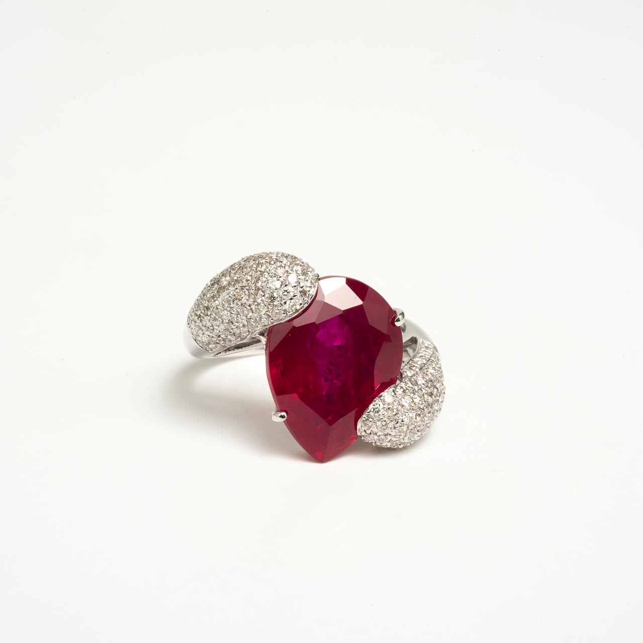 RING 18K WHITE GOLD / DIAMONDS - DIAMONLITE RUBY