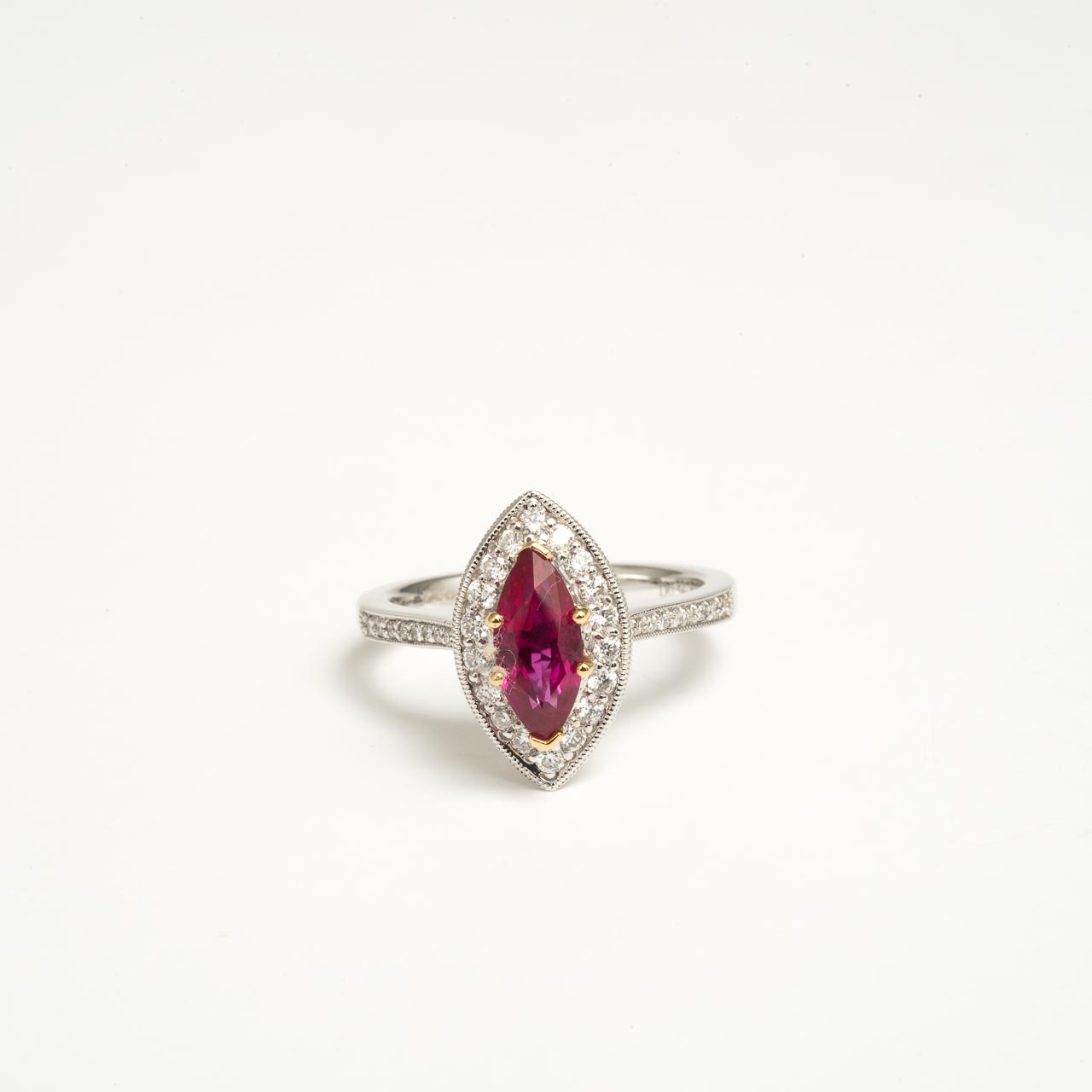 RING 18K WHITE GOLD / DIAMONDS - RUBY