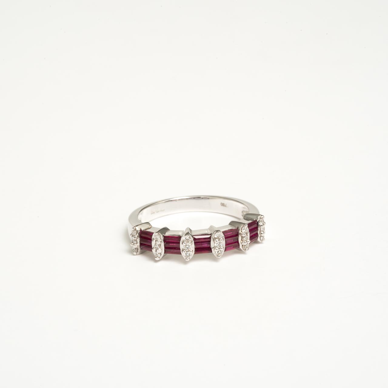 RING 18K WHITE GOLD / DIAMONDS - RUBY